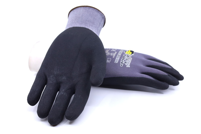 Micro-foamad nitrilbelagd handske